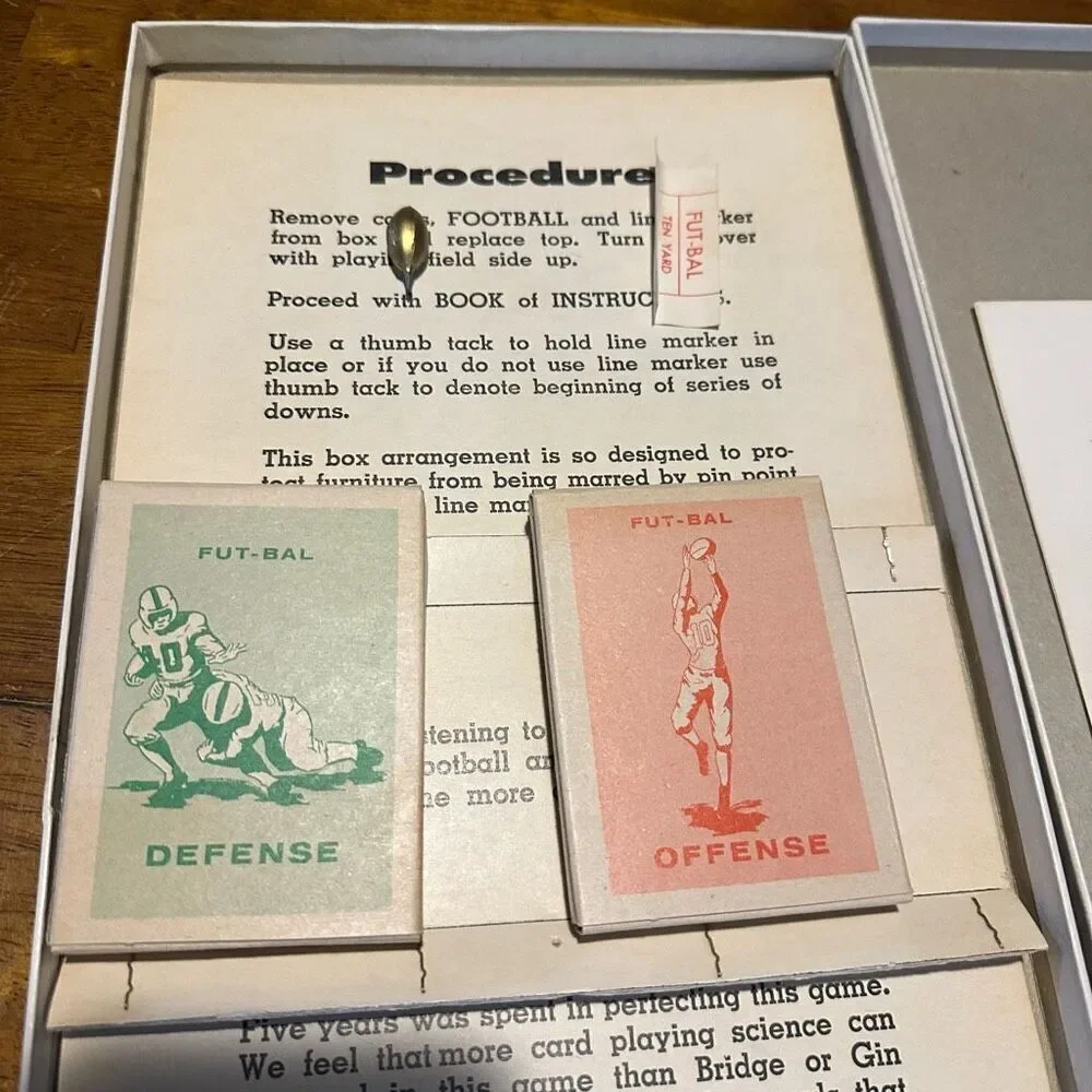 Vintage 1958 Play FUT-BAL Football Card Board Game Complete USA